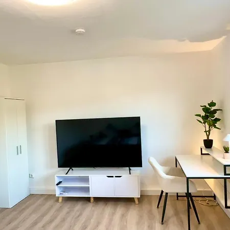 Panoramic & Modern With A Mountain View Апартаменты *